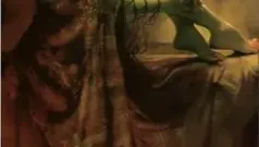 Ella se siente a veces...