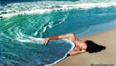 En el desnudo mar