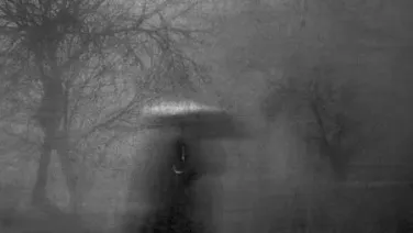 Toda la noche he navegado bajo la lluvia desconocida...